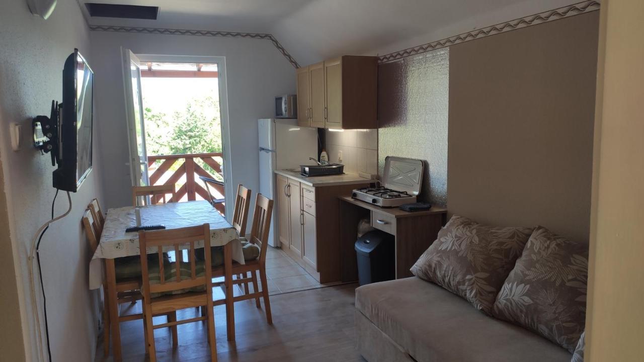 Lelle Lelke Apartmanhaz Apartment Balatonlelle Luaran gambar