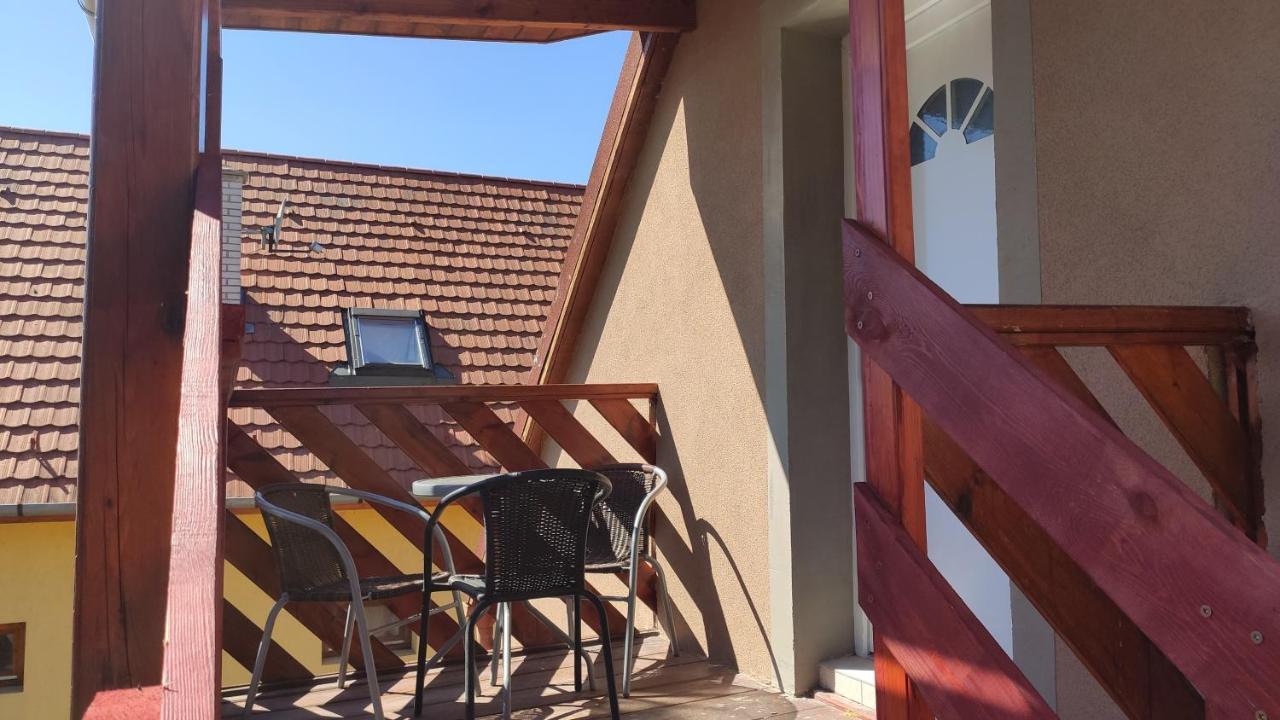 Lelle Lelke Apartmanhaz Apartment Balatonlelle Luaran gambar